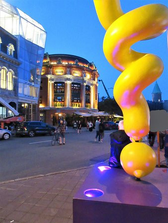 Place d'Youville-魁北克市必去景点