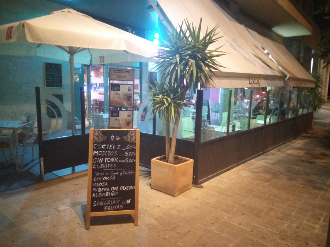 LUXURY tapes & drinks