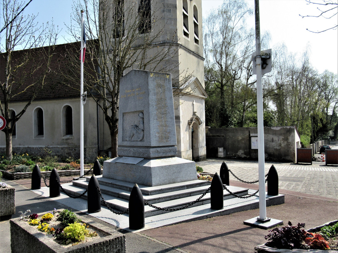 Monument Aux Morts景点图片