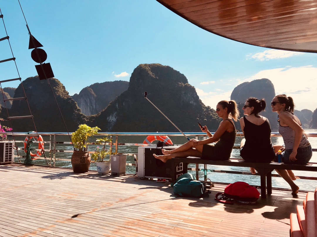 Wego Halong Cruises景点图片