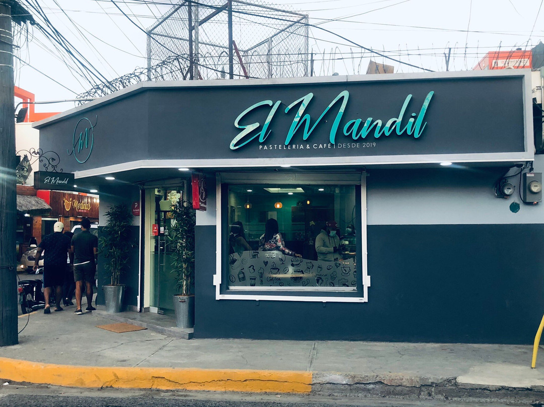 El Mandil Pasteleria & Café