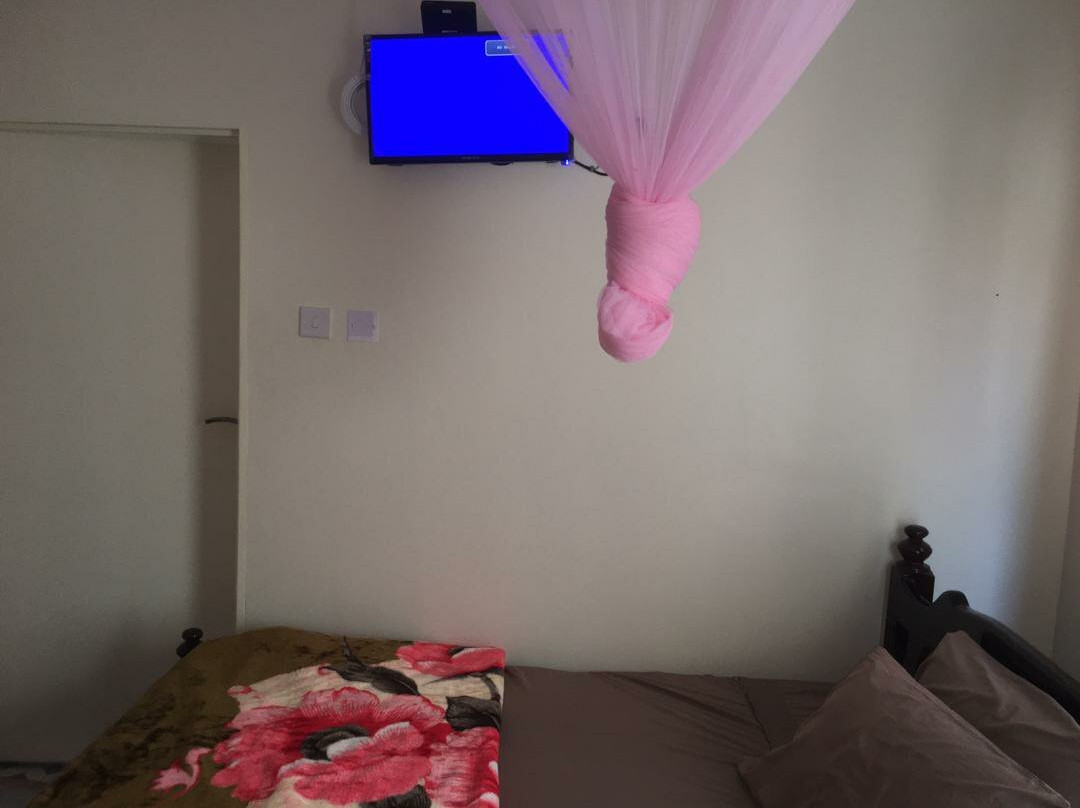 Famko Hotel & Annex