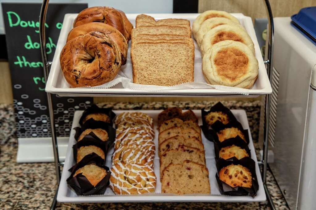 阿什兰德希尔顿恒庭酒店主图