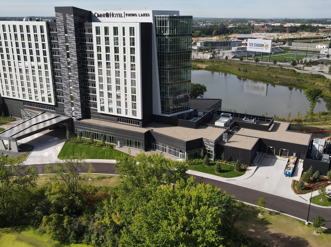 Omni Viking Lakes Hotel主图