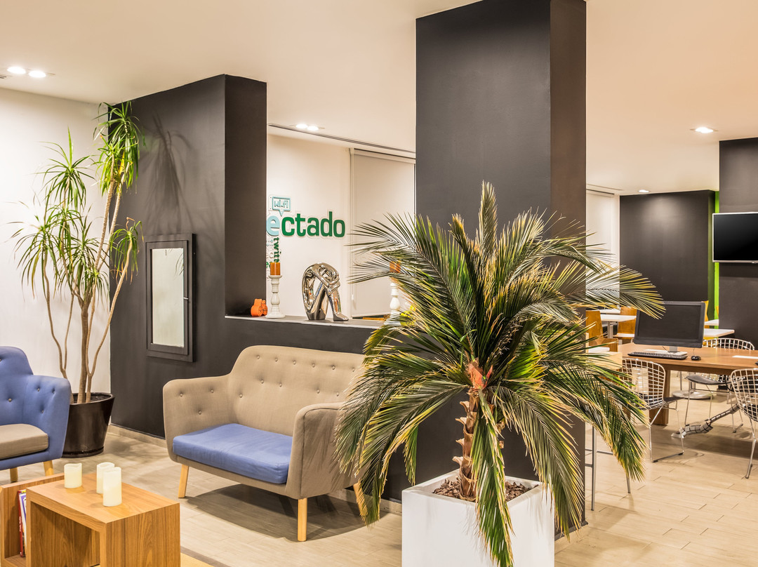 One Monterrey Aeropuerto主图