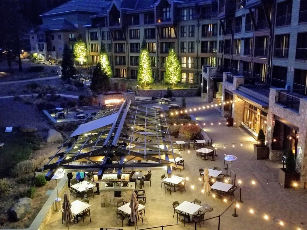 太浩湖丽思卡尔顿高地酒店主图