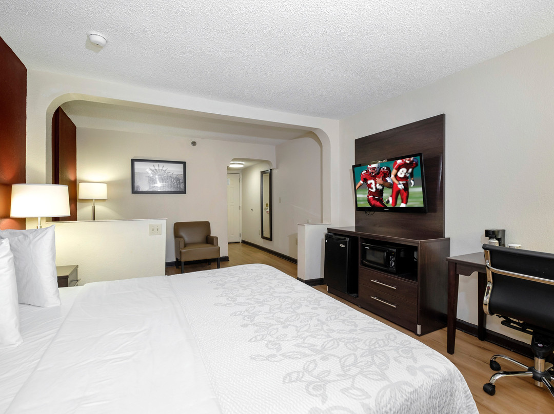 Red Roof Plus & Suites Opelika主图