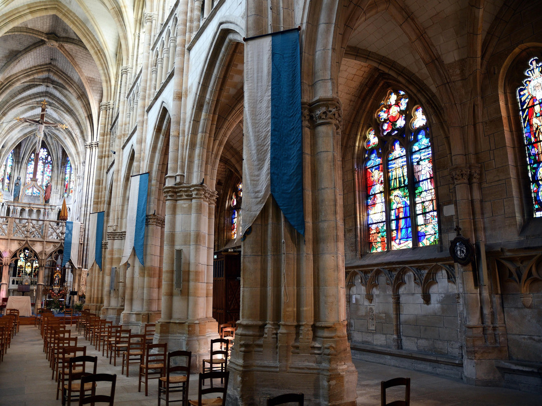 Basilique Notre-Dame de l'Epine景点图片