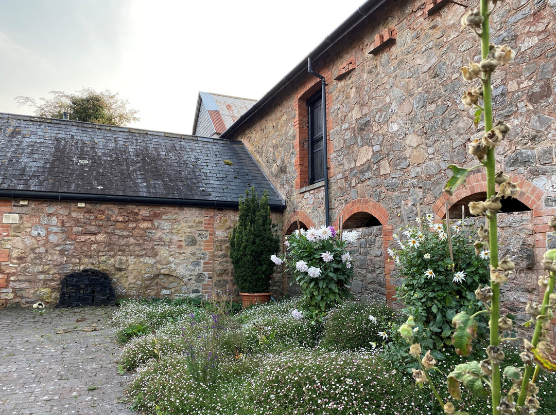 The Old Dairy at Bishops Barton主图