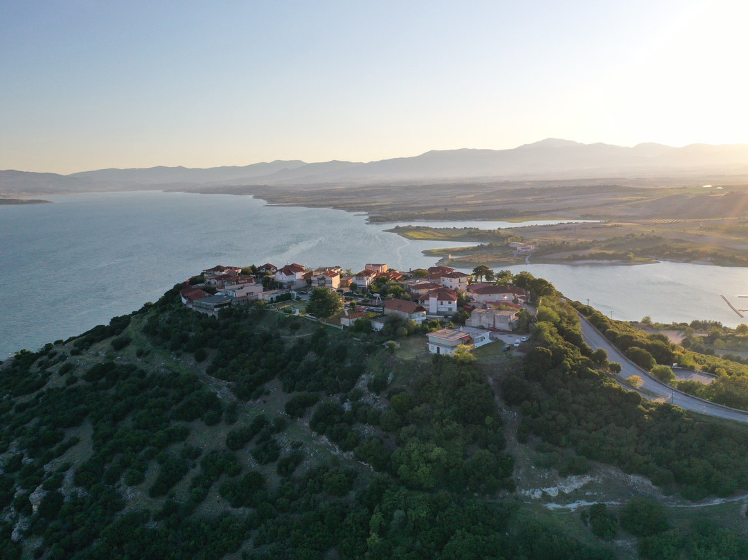 Artificial Lake Polifitou-Neraida必去景点