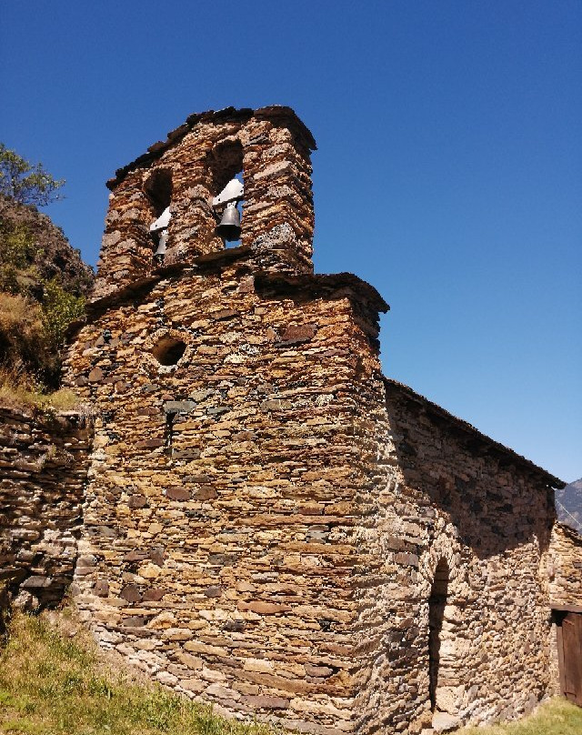 Iglesia de San Miquel de Fontaneda景点图片