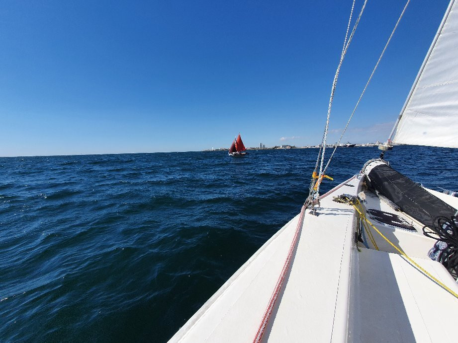 Institut Sports Ocean-莱萨布勒多洛讷必去景点