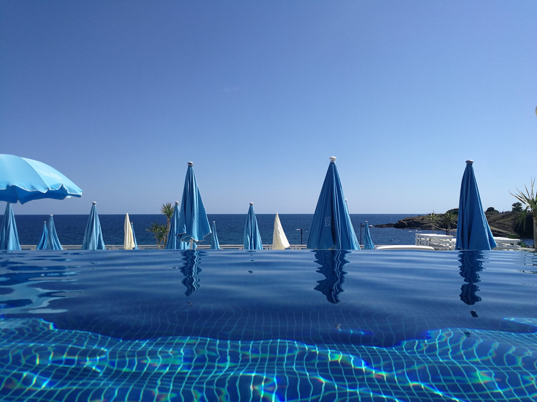 艾斯卡达海滩酒店主图