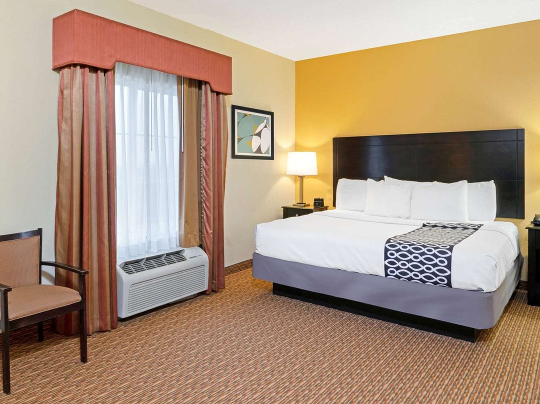 斯蒂尔沃特大学区拉昆塔温德姆套房酒店主图