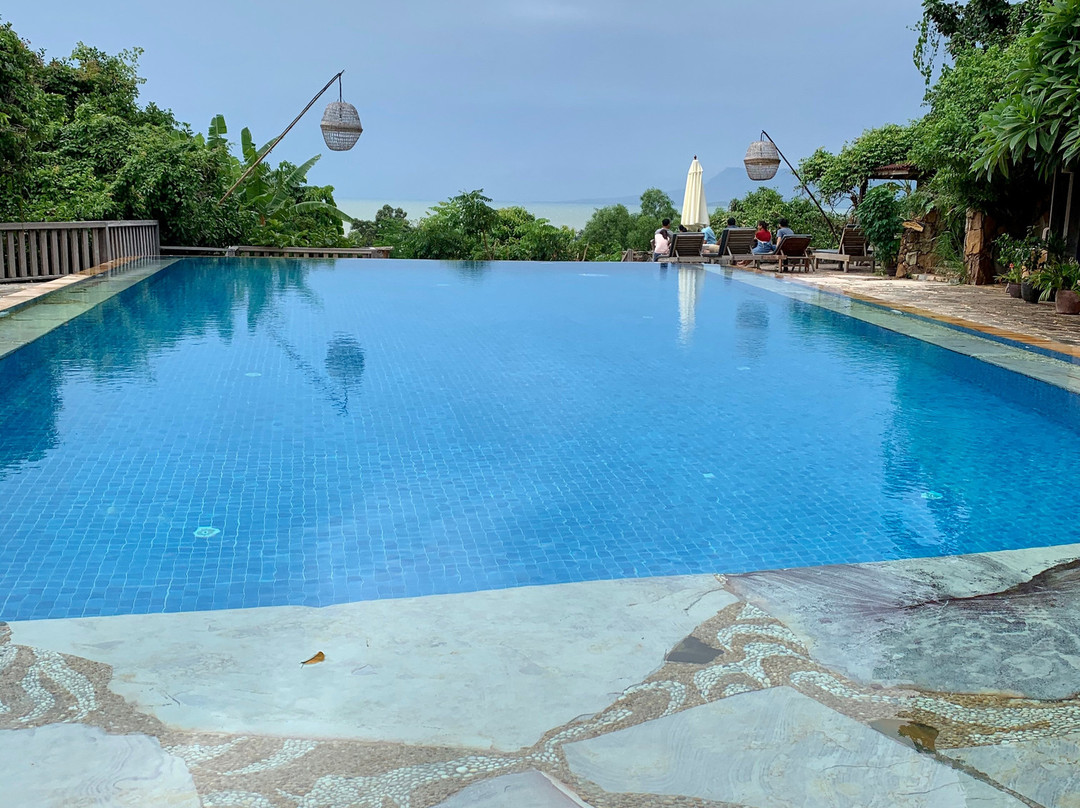 阳台自然度假村主图