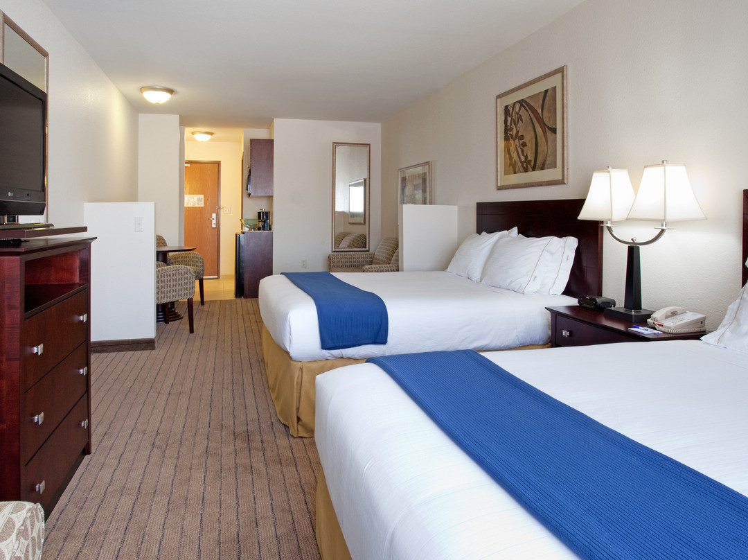 Holiday Inn Express & Suites Buffalo By IHG主图