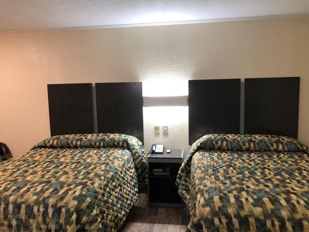 Evergreen Inn & RV主图