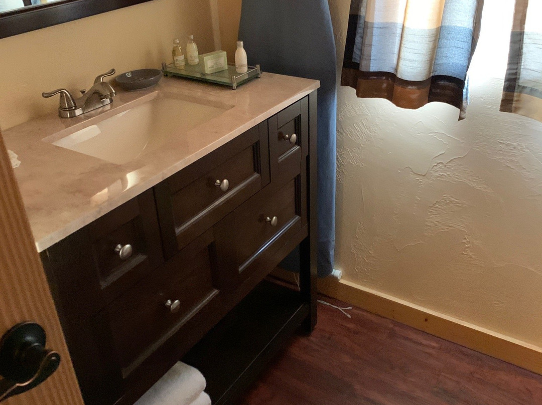 Broken Arrow Motel主图