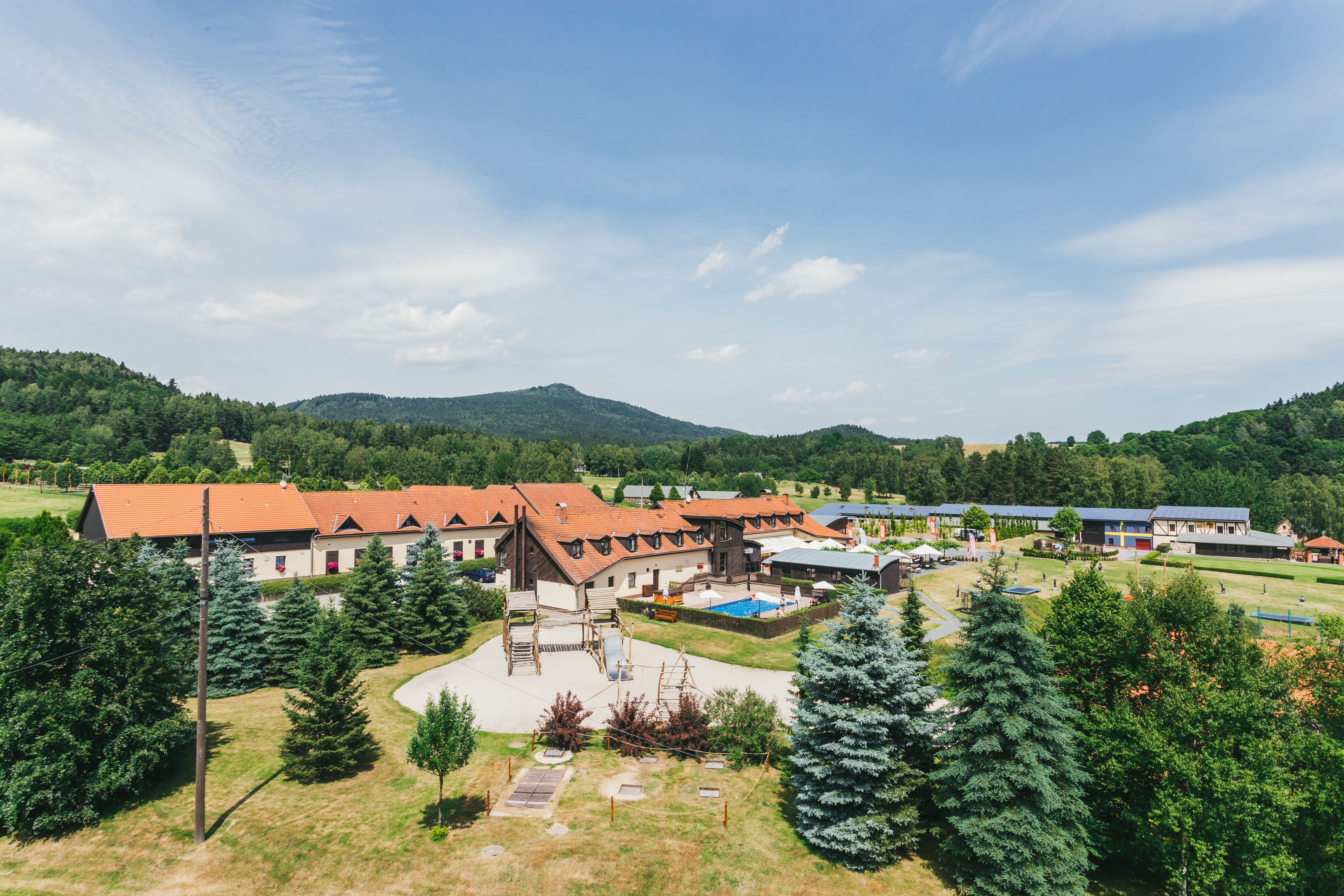 Resort Malevil-官方