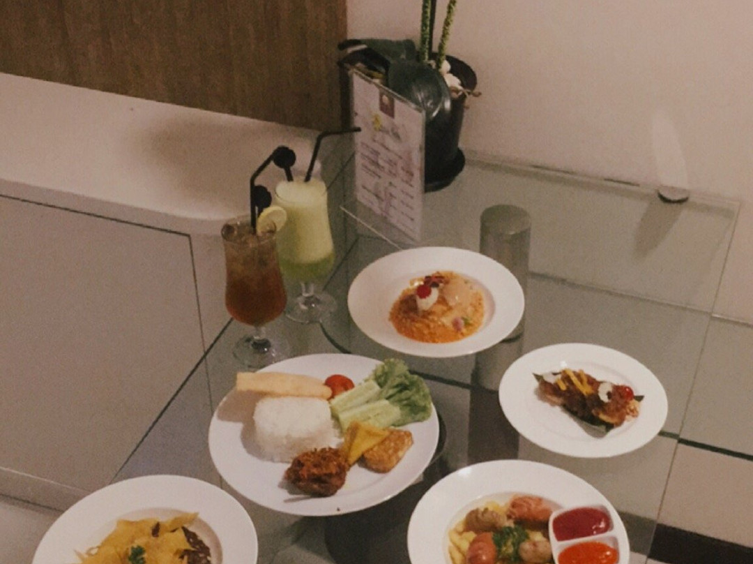 West Point Hotel Bandung主图