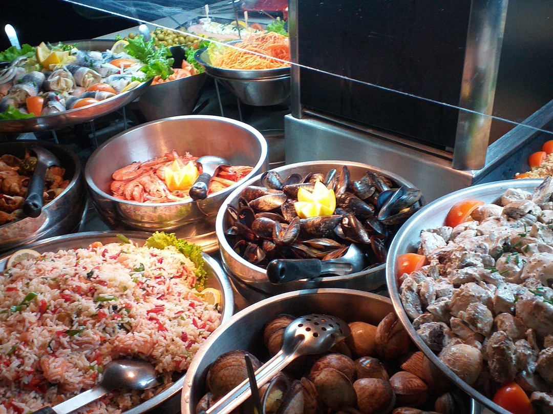 Hotel Restaurant Les Cardinaux主图