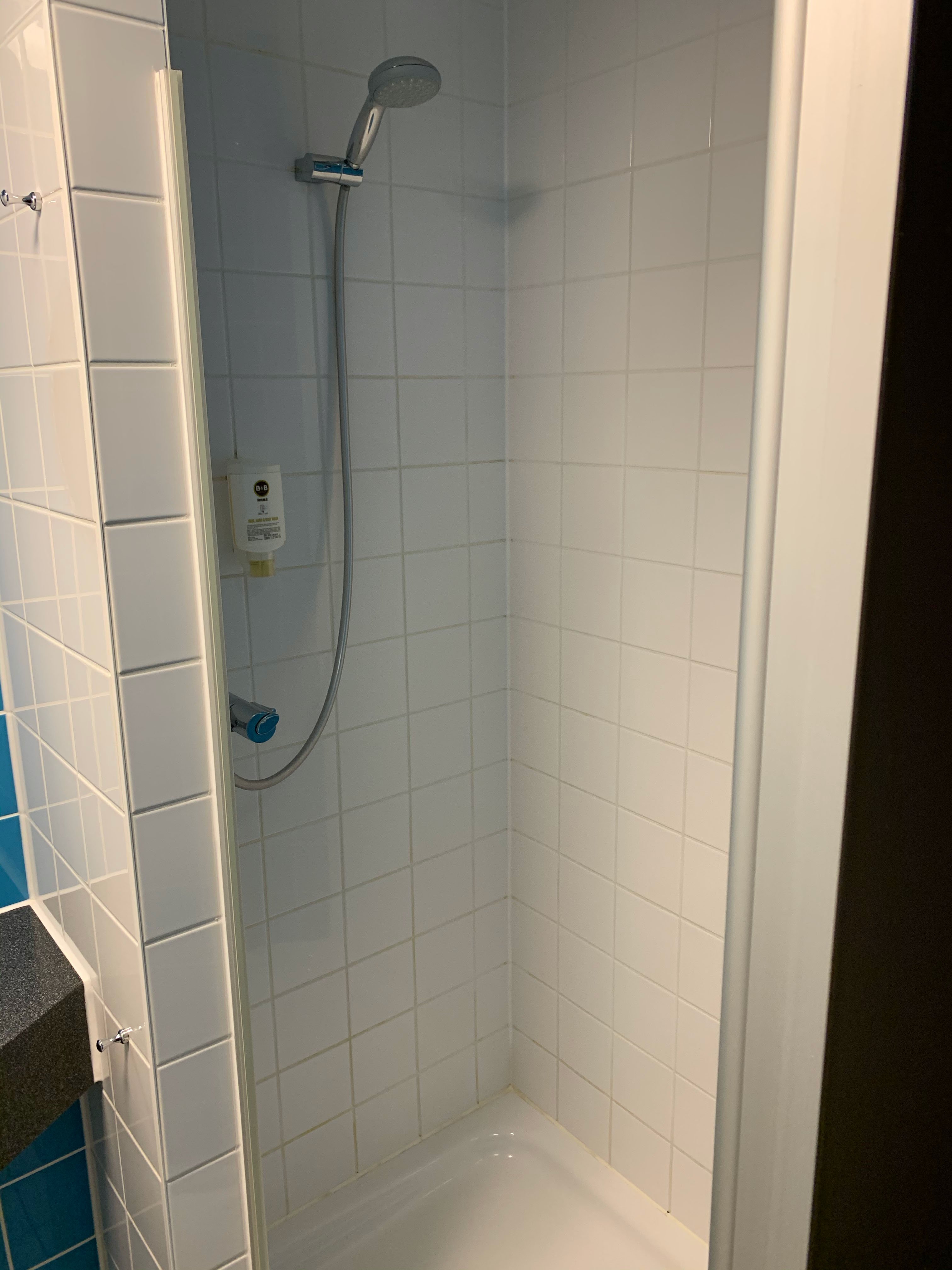 B&B HOTEL Duisburg Hbf-Süd-浴室