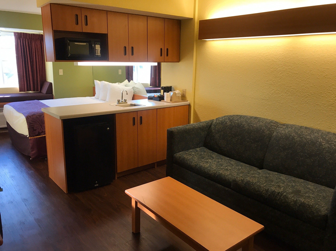 Microtel Inn & Suites by Wyndham Auburn主图