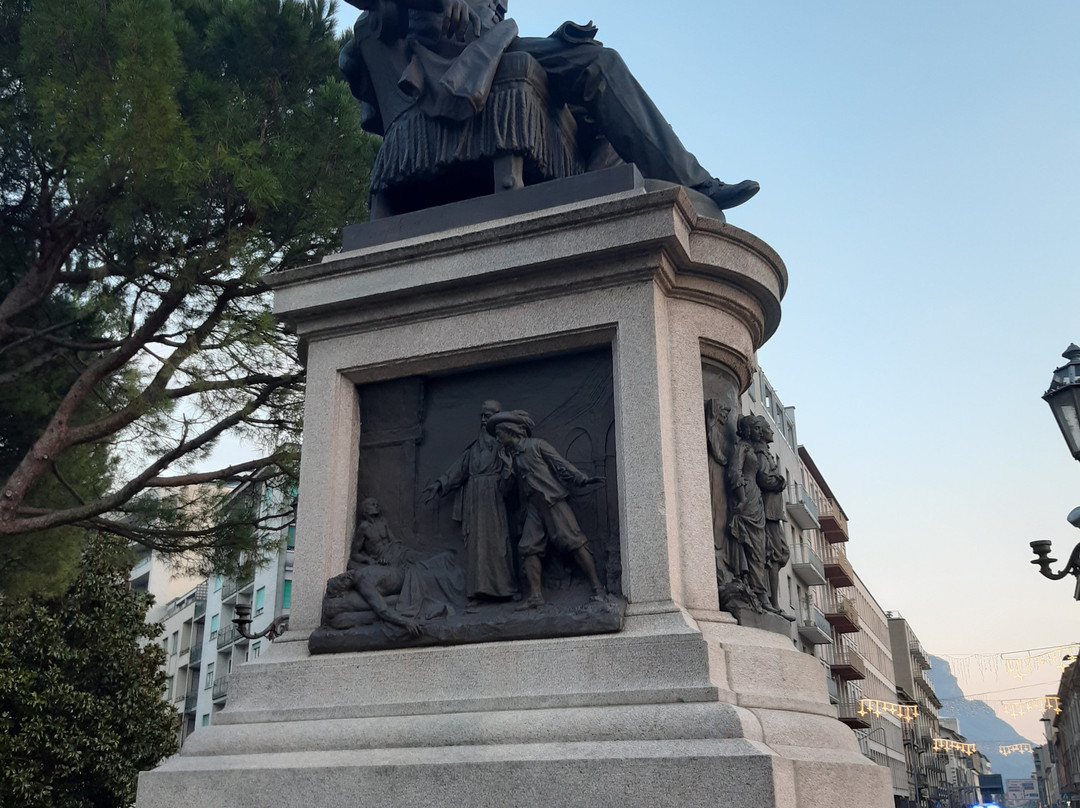 Monumento ad Alessandro Manzoni景点图片