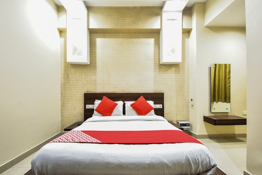 OYO2615上神酒店主图