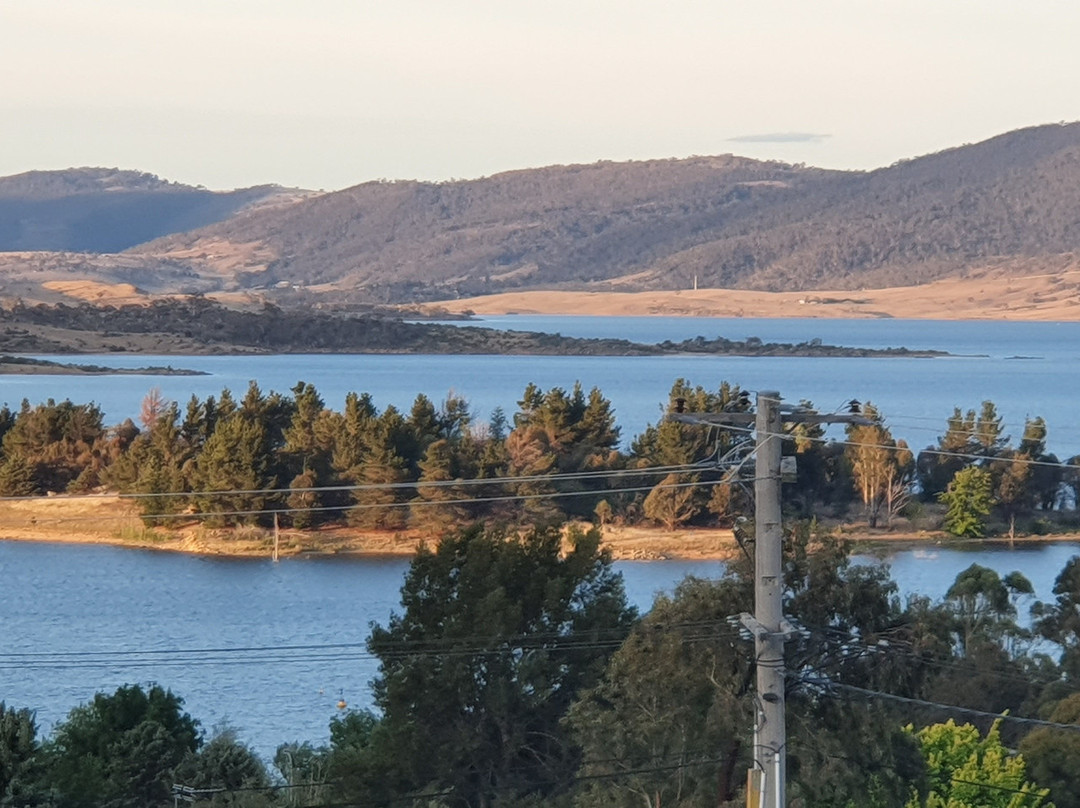Lake Jindabyne景点图片