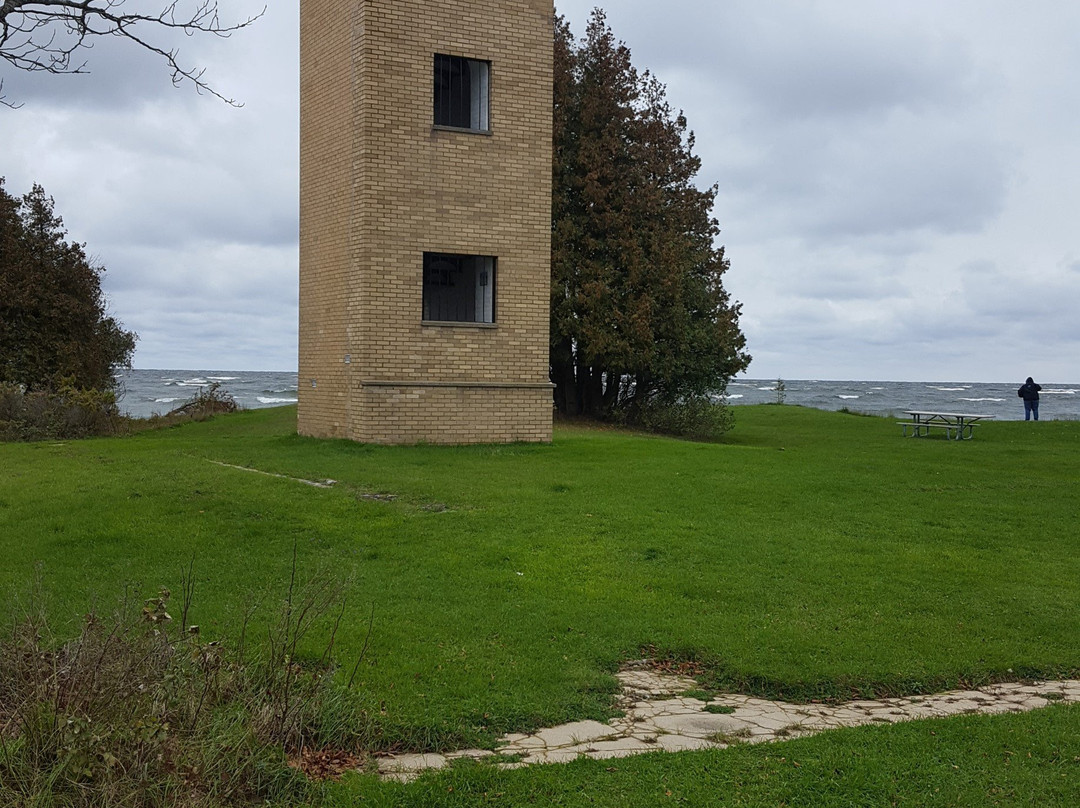 Peninsula Point Lighthouse景点图片