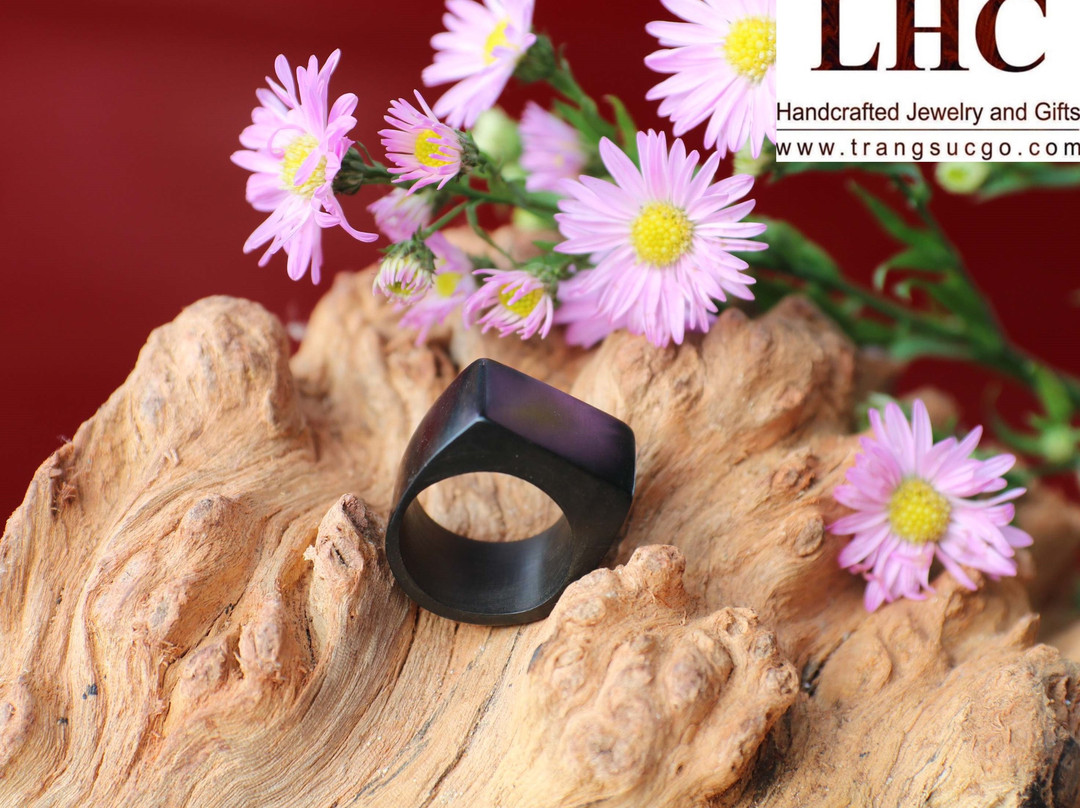 LHC Wooden Handcrafted Jewelry and Gifts景点图片