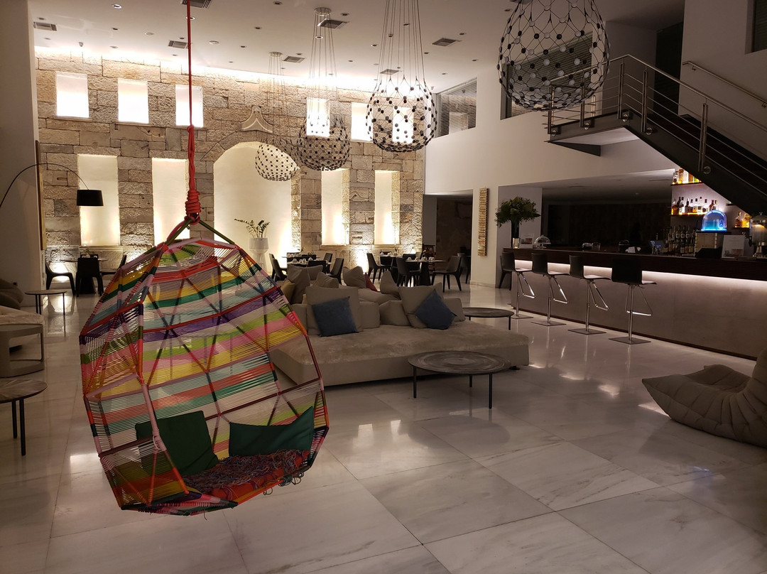 Athenaeum Grand Hotel主图