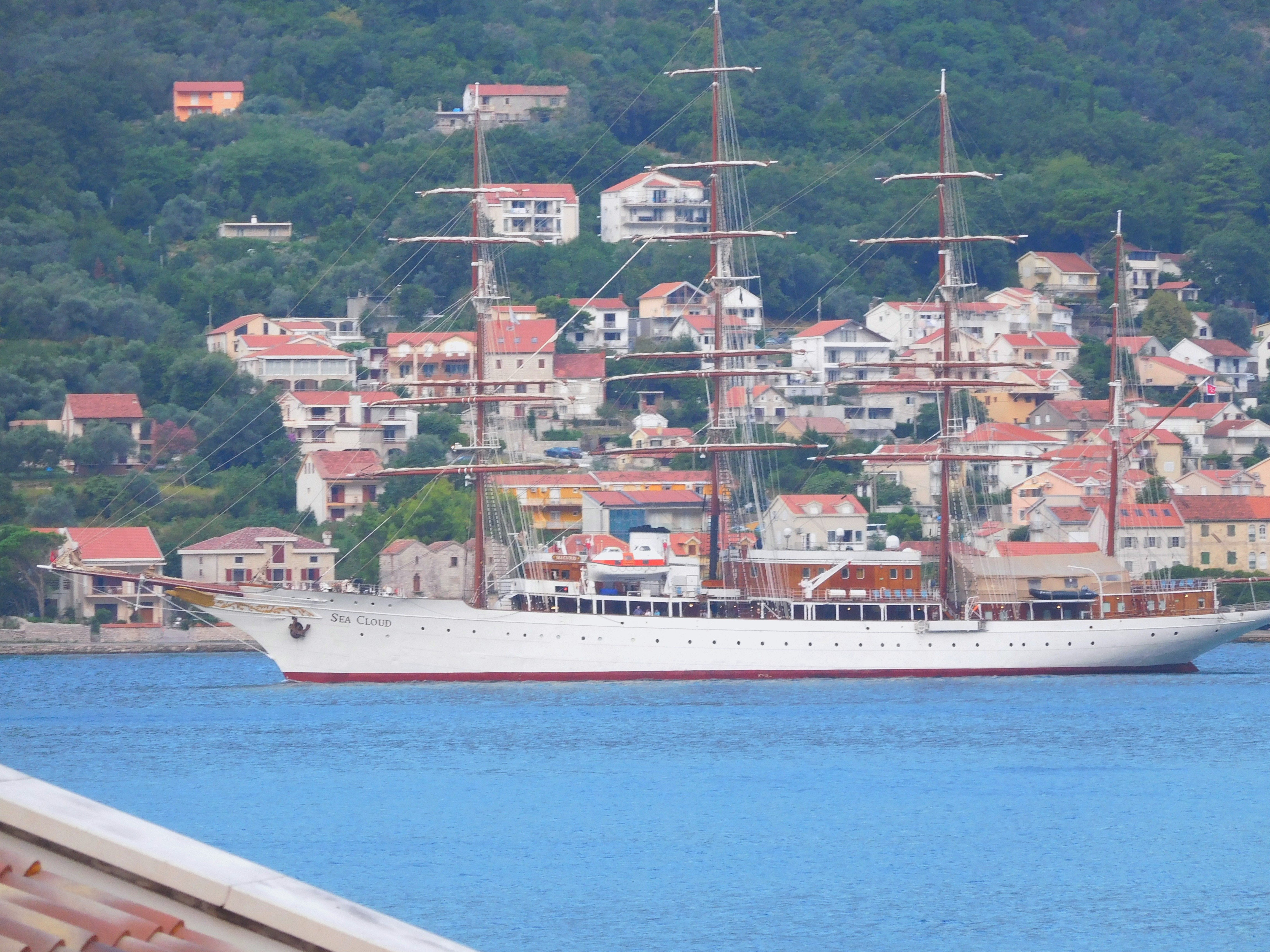 HUMA Kotor Bay Hotel And Villas-浴室