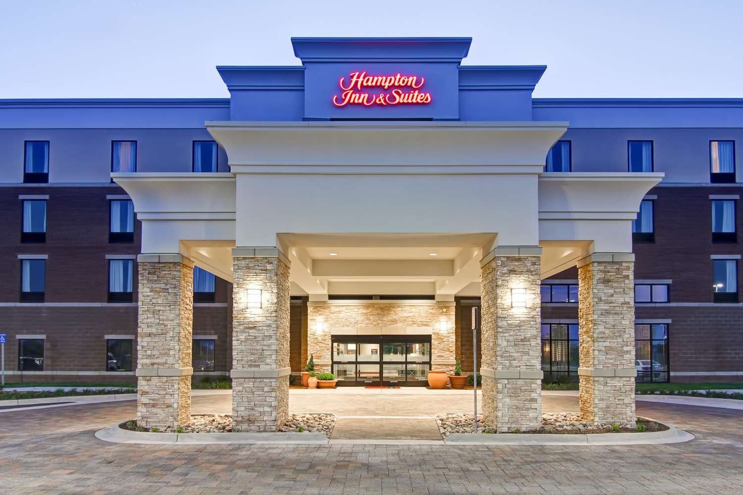 Hampton Inn & Suites Detroit/Troy-官方