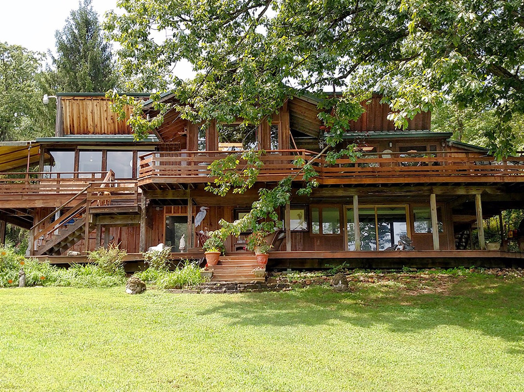 Eagle Rock旅游景点-Susan Morrison's Signature Gallery