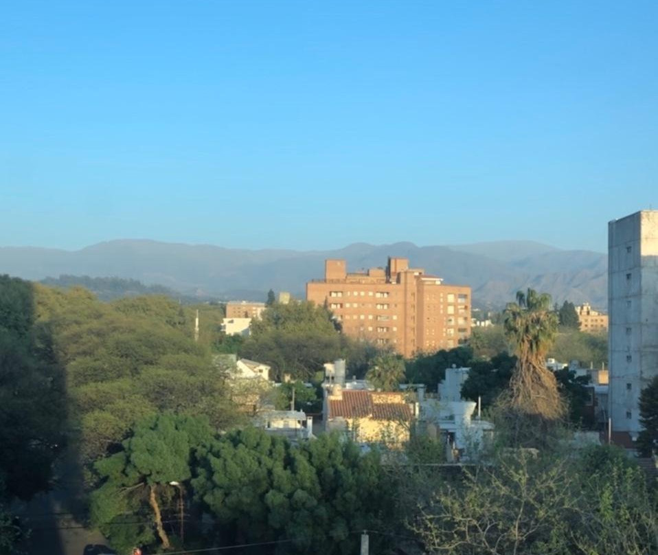 Diplomatic Hotel主图