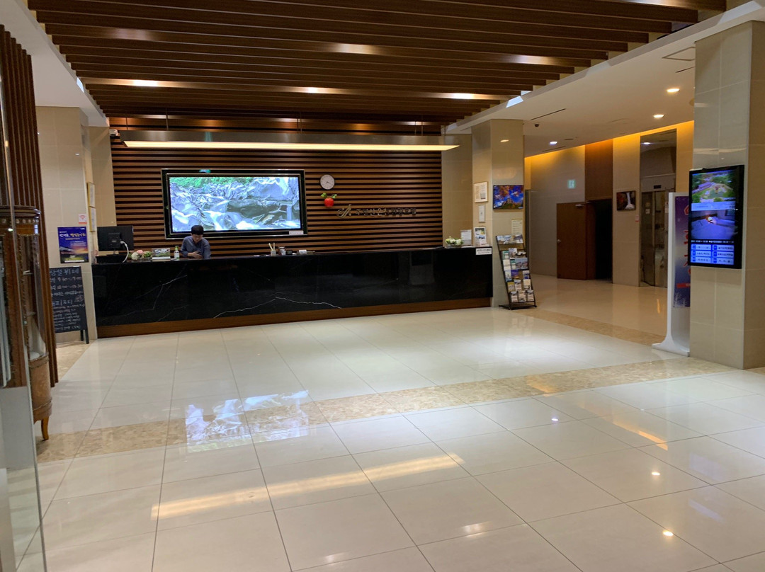 周王山温泉旅游酒店主图