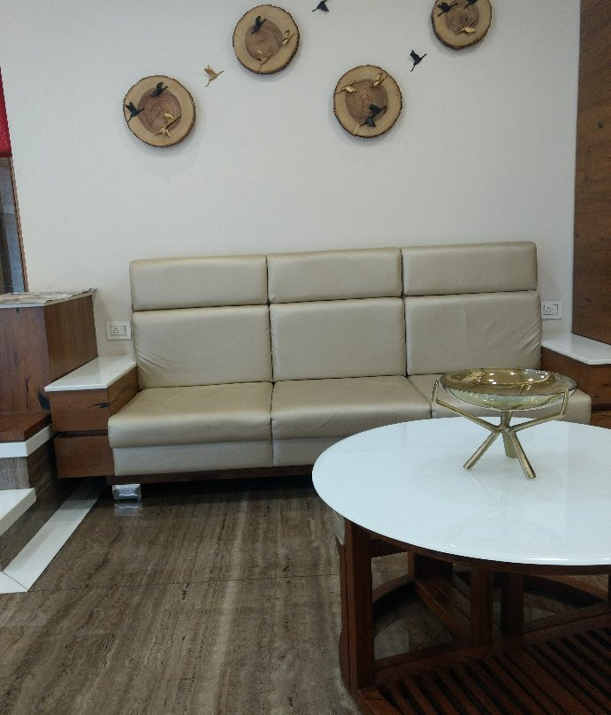 皇家休闲酒店主图