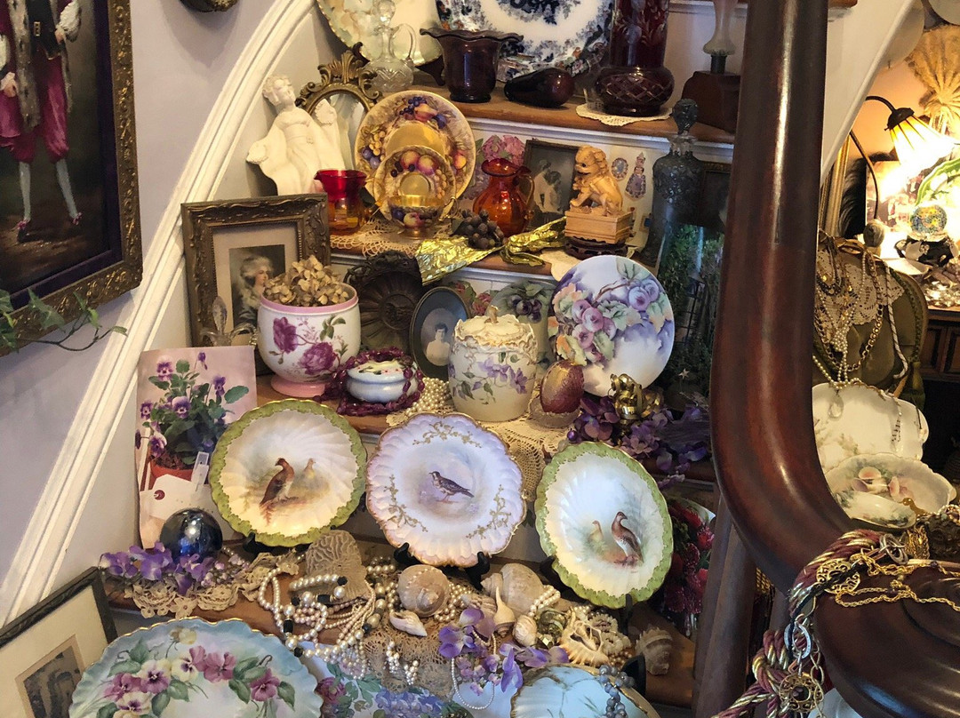 Wisteria Antiques景点图片