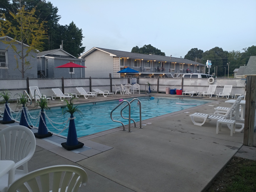 Grand Rivers Inn主图