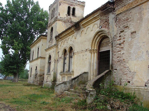 Castelul Bay-Treznea必去景点