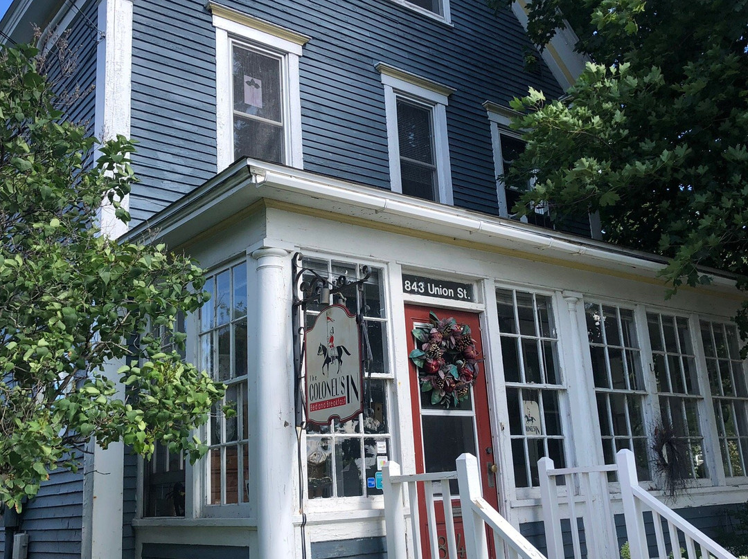 上校住宿加早餐酒店主图