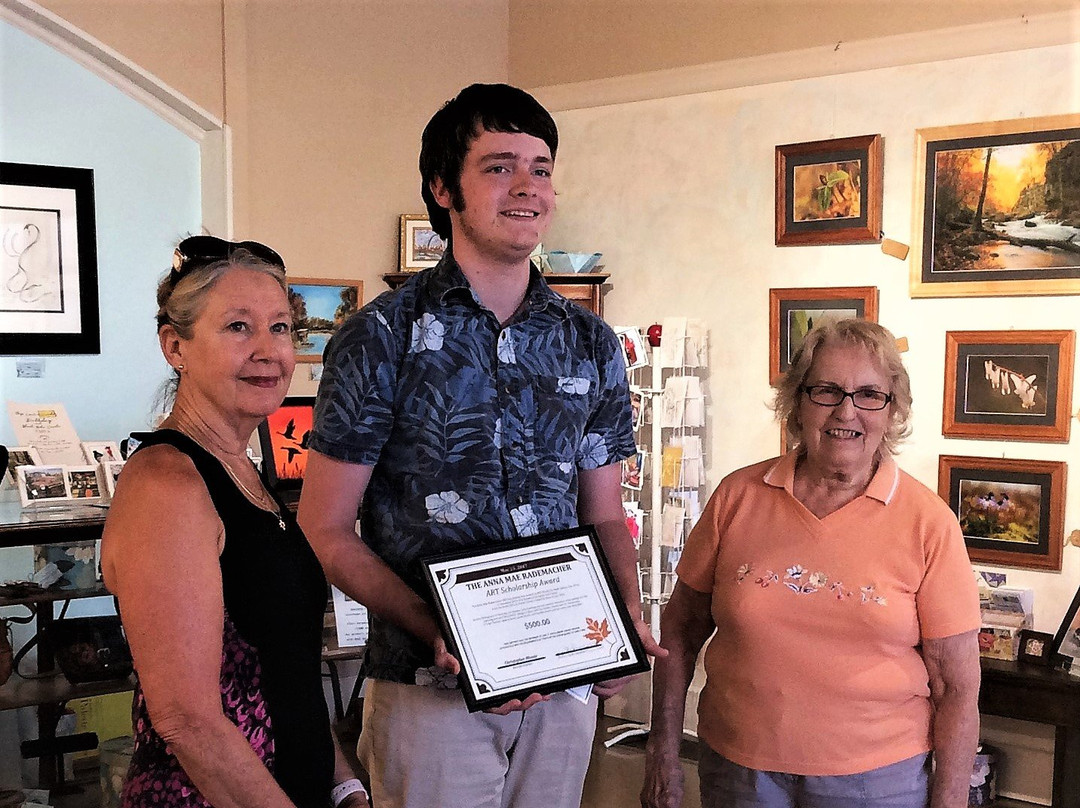 Art Works On Main Gallery-Owensville必去景点