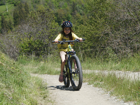 Generation Road Trip-Bozel必去景点