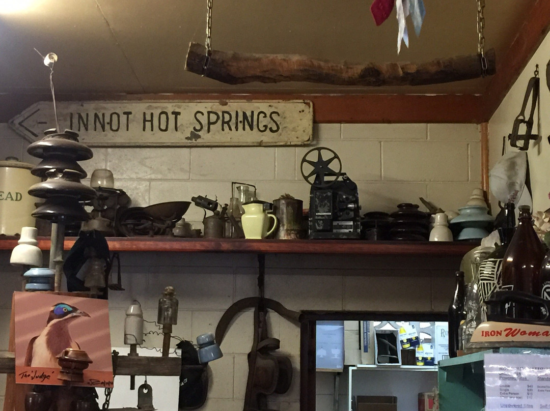 Innot Hot Springs Hotel Motel主图