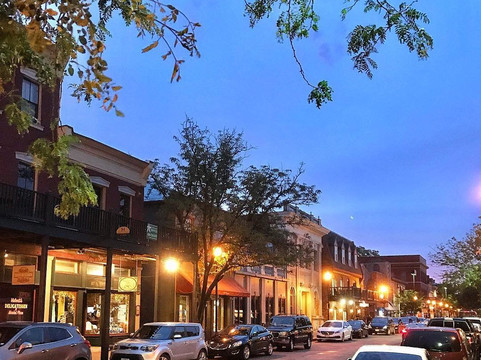 Escape On Main-圣查尔斯必去景点