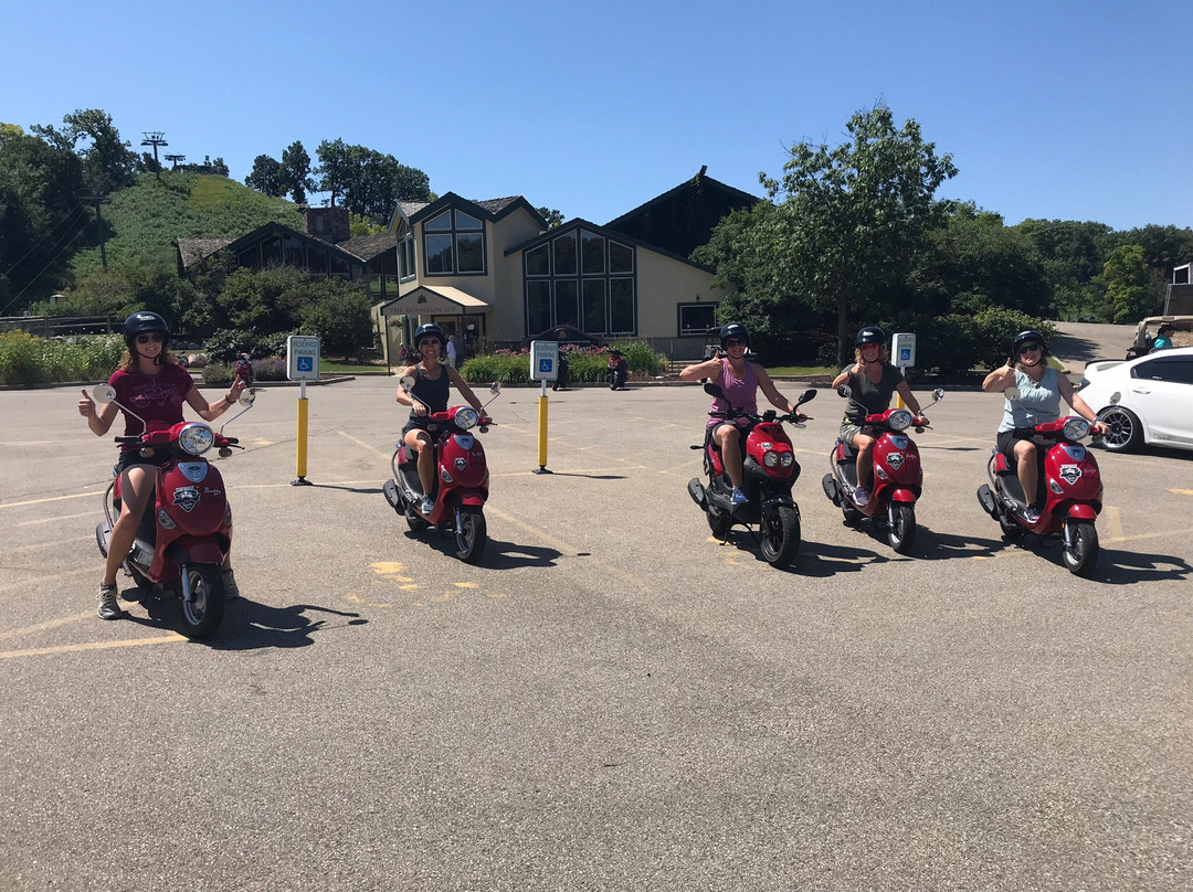 Lake Geneva Scooter Tours & Rentals-日内瓦湖必去景点