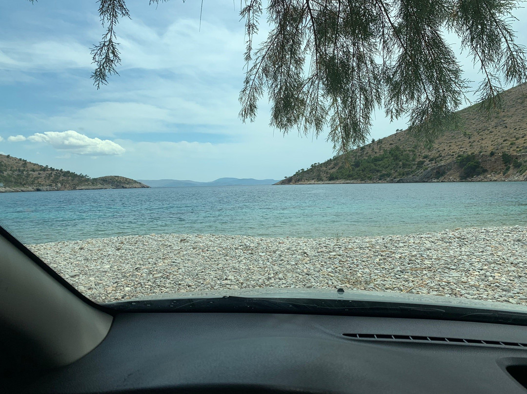 Paralia Elinta-Agios Georgios Sikousis必去景点