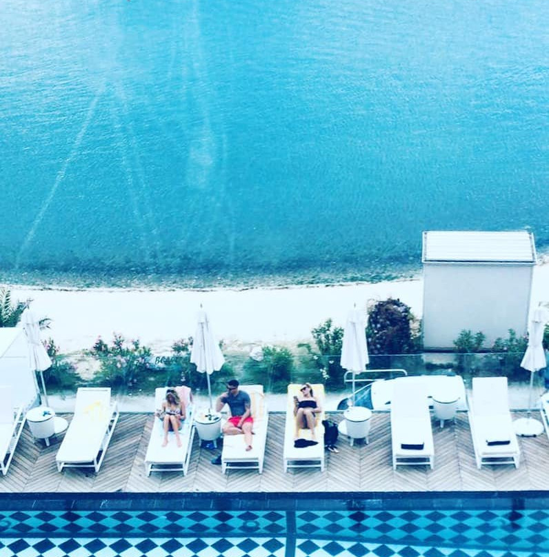 Brown Beach House主图